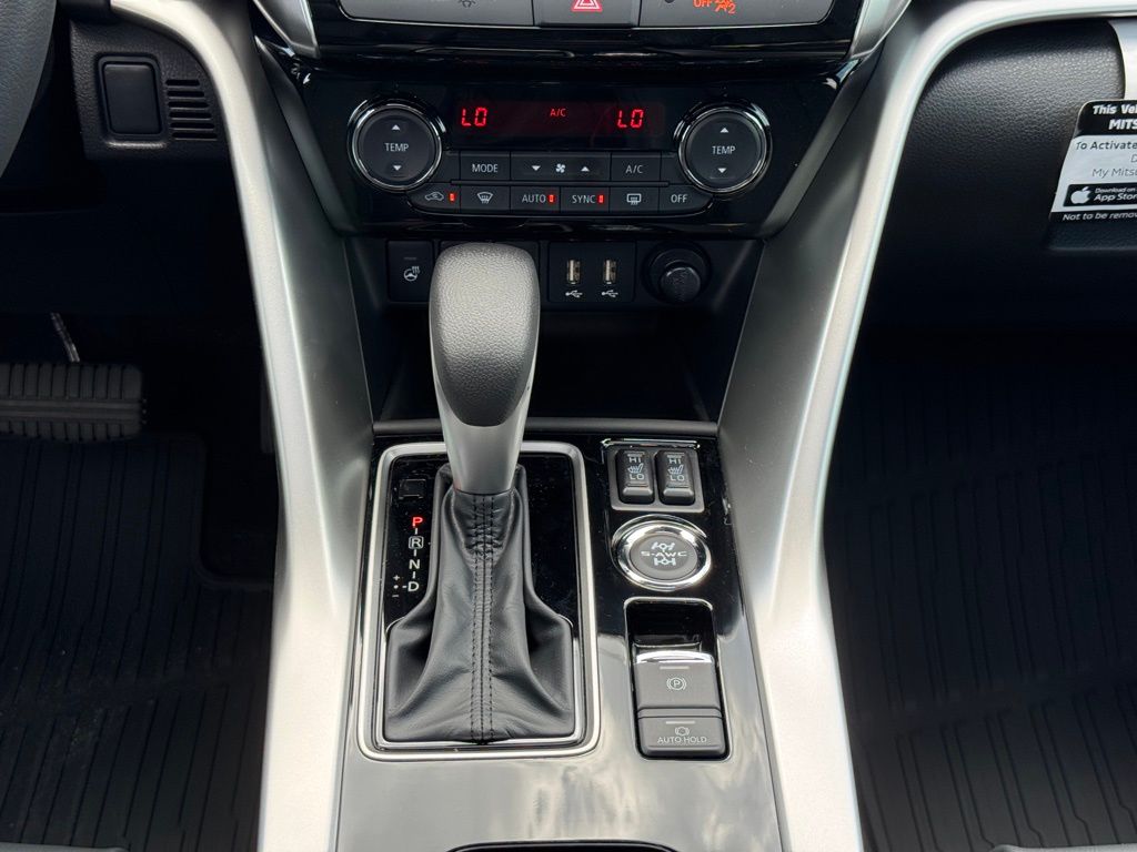 2025 Mitsubishi Eclipse Cross SEL photo 19
