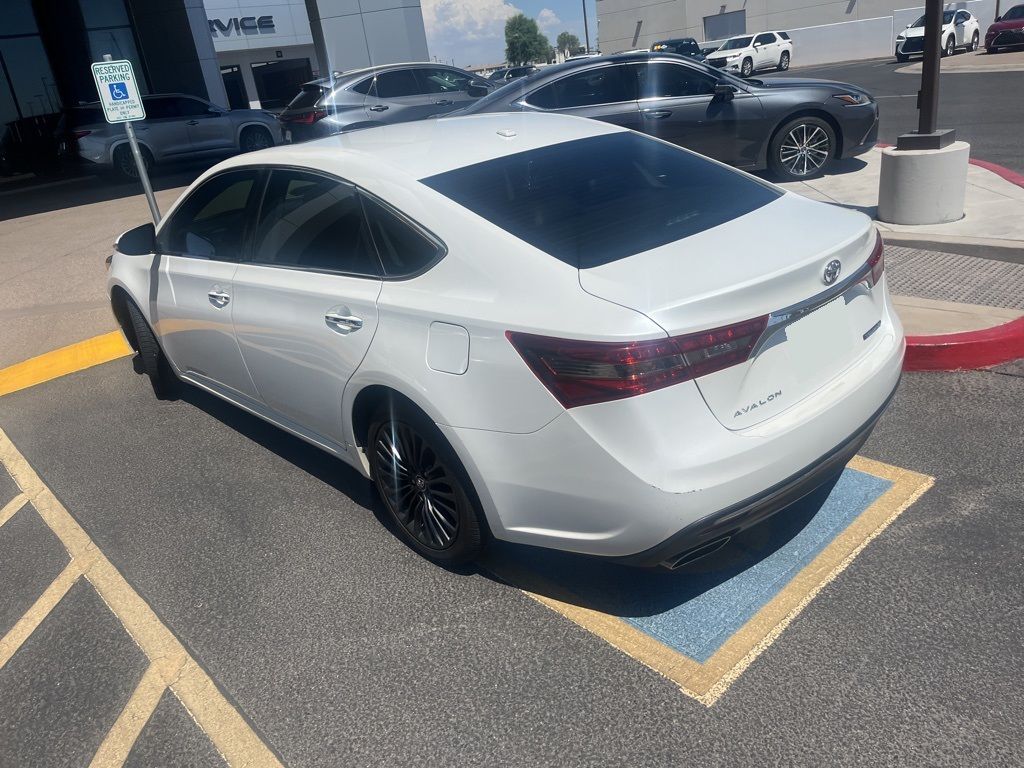 Thumbnail: 2016 Toyota Avalon - 3