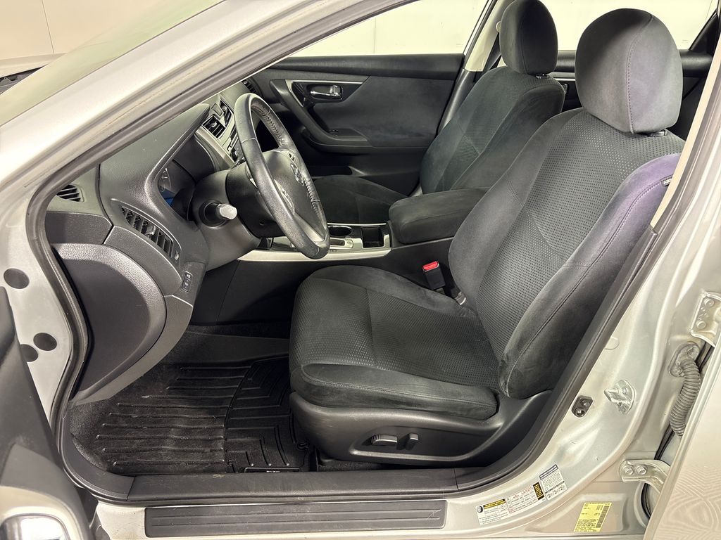 Used 2014 Silver Nissan 2.5 SV image 30