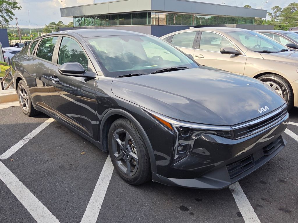 Used 2025 Gray Kia LXS image 3