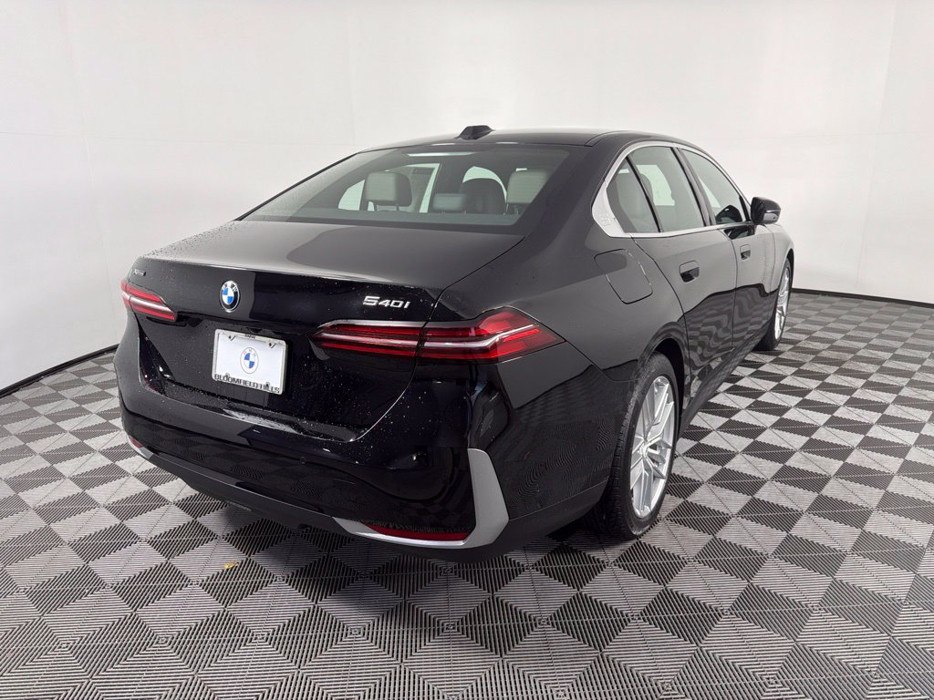 Thumbnail: 2024 BMW 5 Series - 5