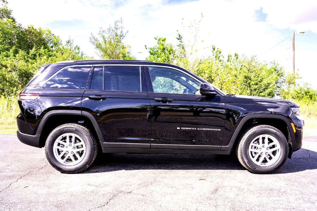 New Car 2025 Jeep Grand Cherokee  Laredo X For Sale Under $40,000 In Taylor, Texas