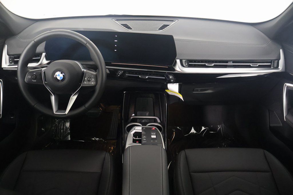 2025 BMW X2 xDrive28i 4