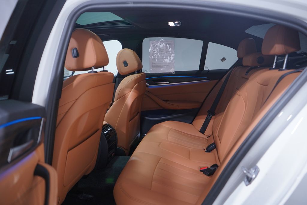 Thumbnail: 2023 BMW 5 Series - 9