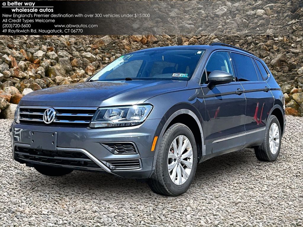 Platinum Gray Metallic 2018 Volkswagen Tiguan SE 4Motion SUV / Crossover All-Wheel Drive 8-Speed Automatic