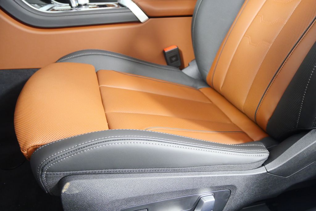 Thumbnail: 2026 BMW 8 Series - 11