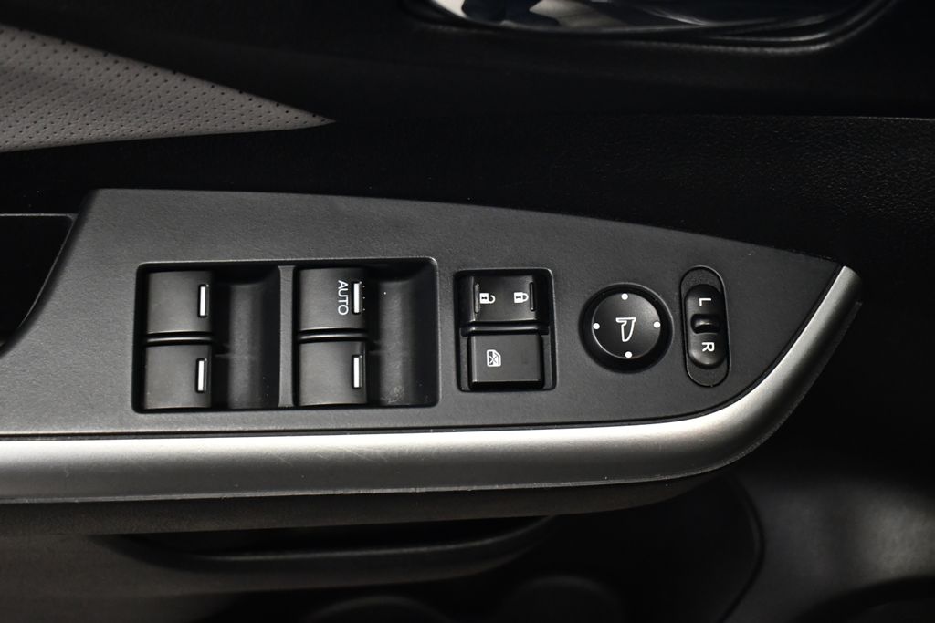 Thumbnail: 2015 Honda CR-V - 17
