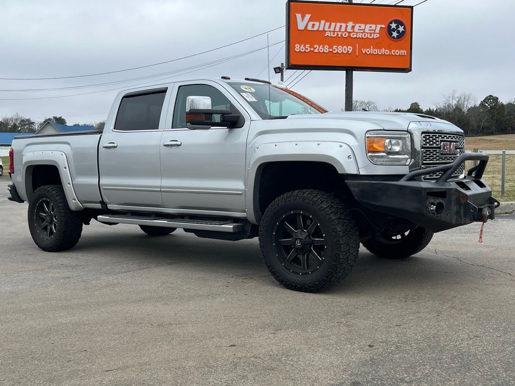 2019 GMC Sierra 2500HD Denali Crew Cab 4WD