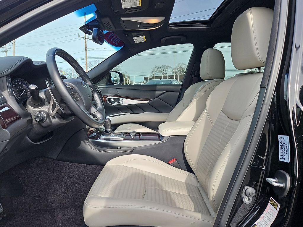 Thumbnail: 2019 INFINITI Q70 - 14