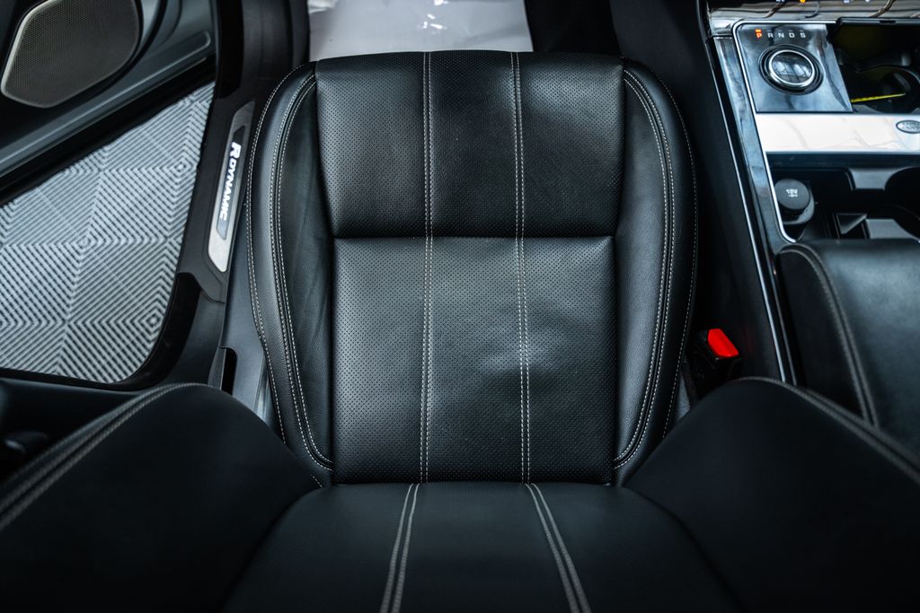 Land RoverRange Rover Velar34