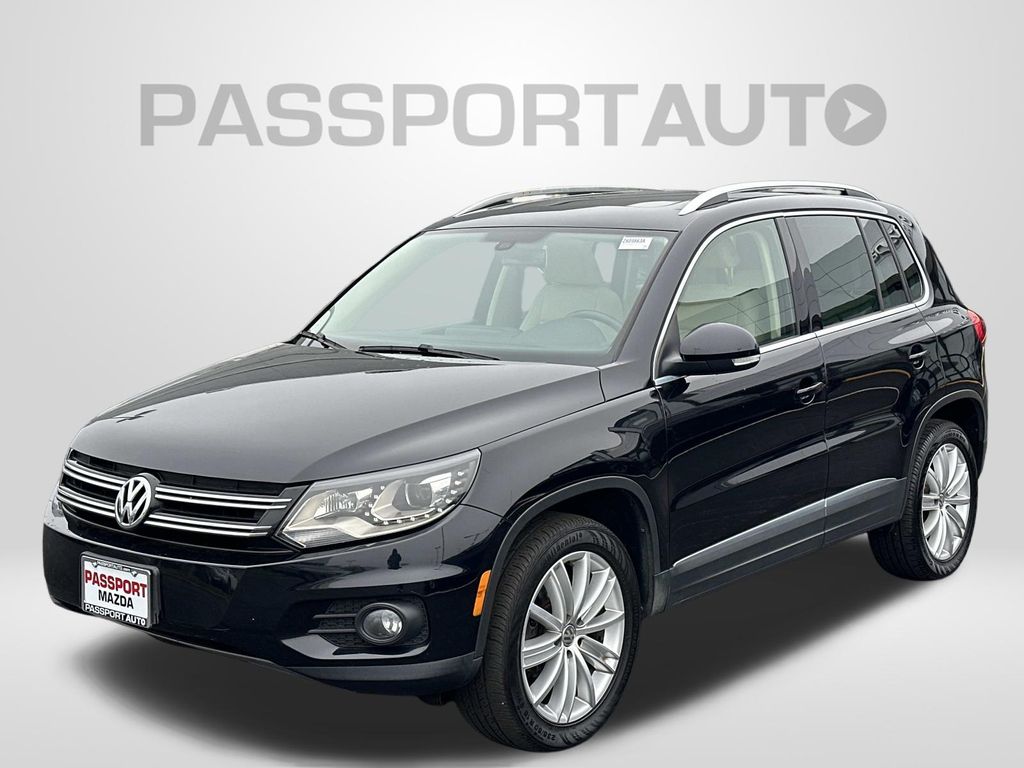 Deep Black 2016 Volkswagen Tiguan SE 4Motion SUV / Crossover All-Wheel Drive 6-Speed Automatic