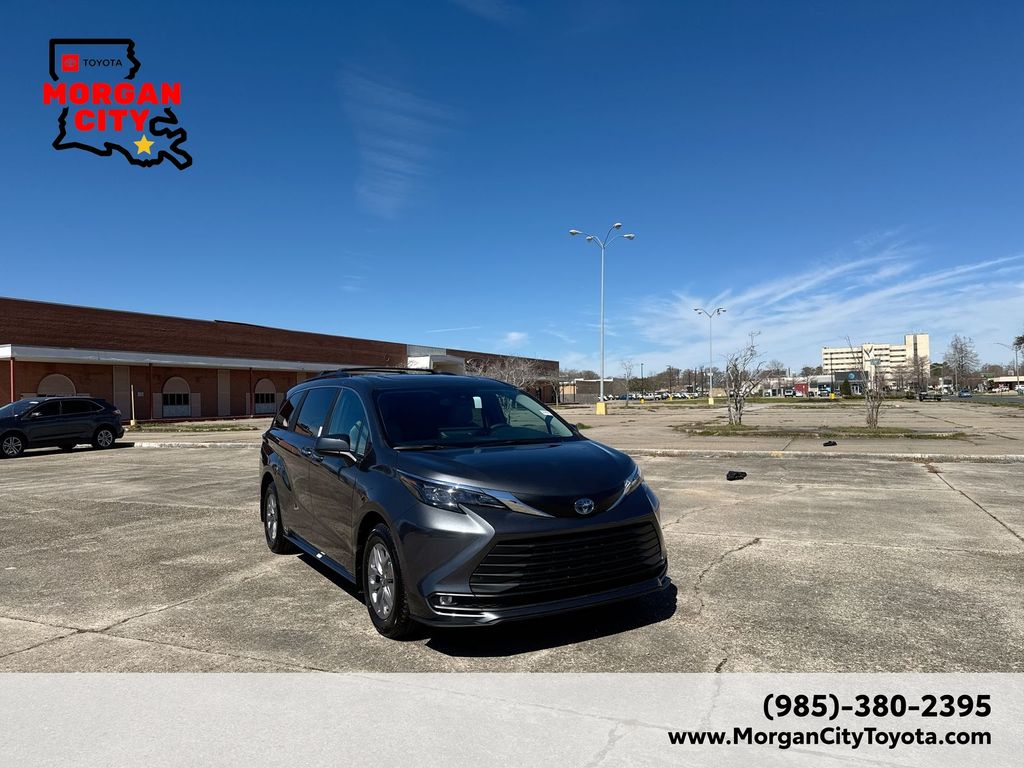 Magnetic Gray Metallic 2025 Toyota Sienna XLE 7-Passenger FWD Minivan Front-Wheel Drive Continuously Variable Transmission