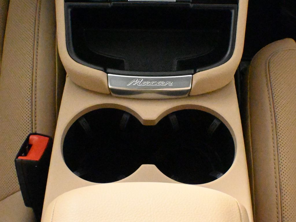 Thumbnail: 2025 Porsche Macan - 29