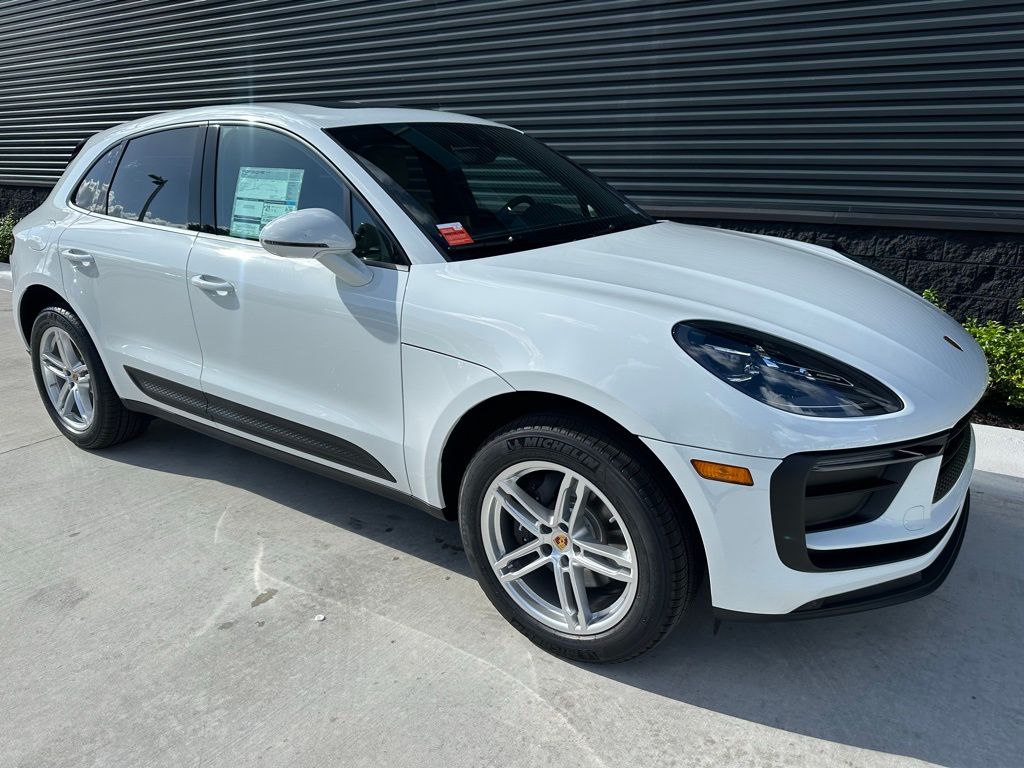 2025 Porsche Macan  8