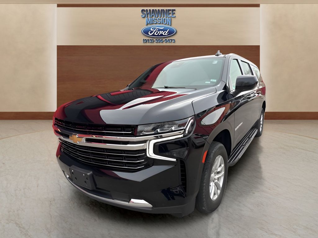 2023 Chevrolet Suburban LT photo