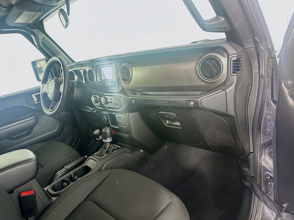 Thumbnail: 2020 Jeep Wrangler - 28