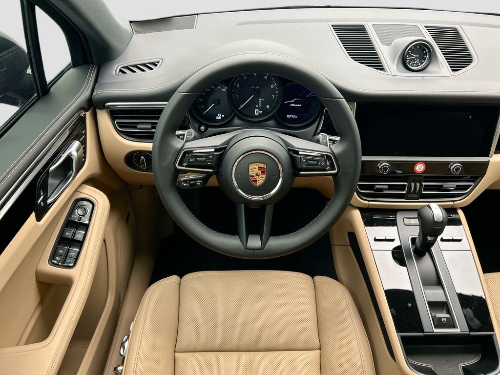 Thumbnail: 2026 Porsche Macan - 13