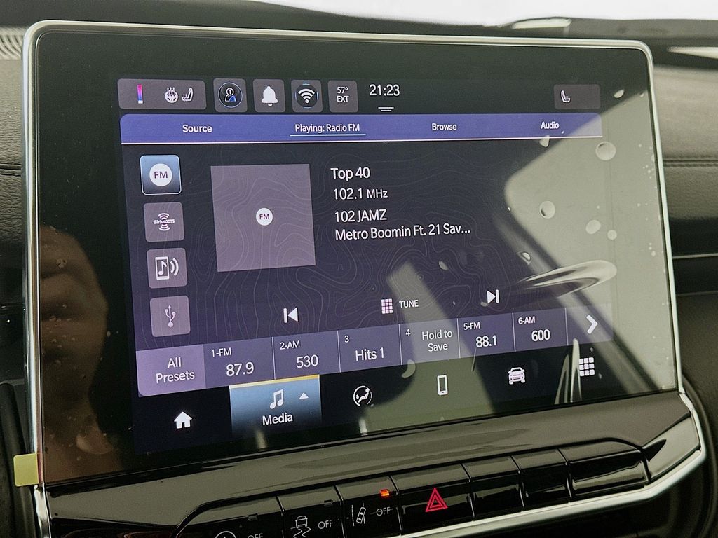 New 2026 Silver Jeep Latitude Altitude image 13