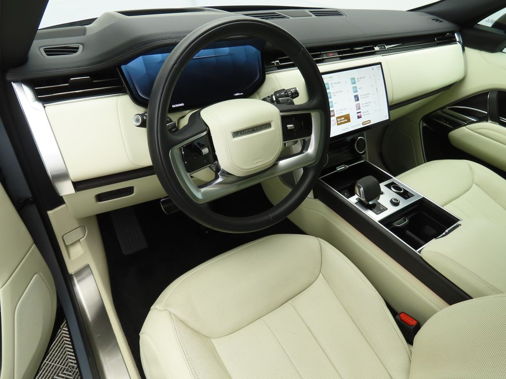 2023 Land Rover Range Rover SE 9