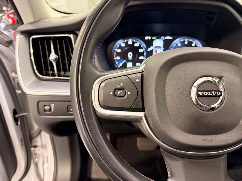 Thumbnail: 2020 Volvo XC60 - 13