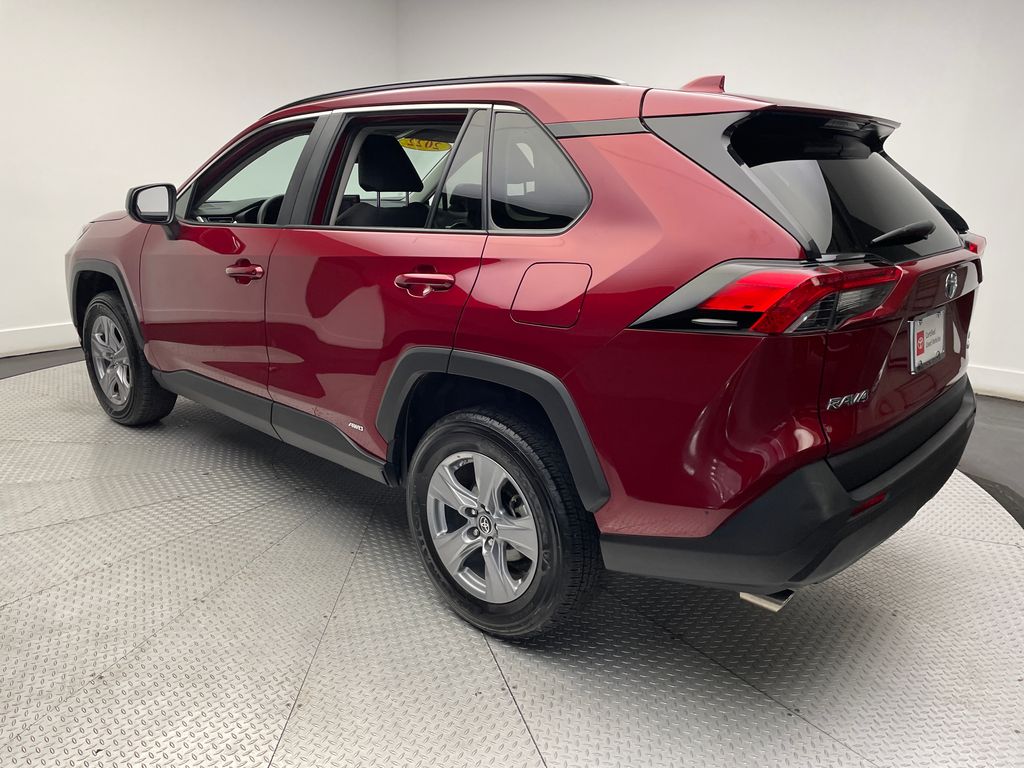 2022 Toyota RAV4 LE 7