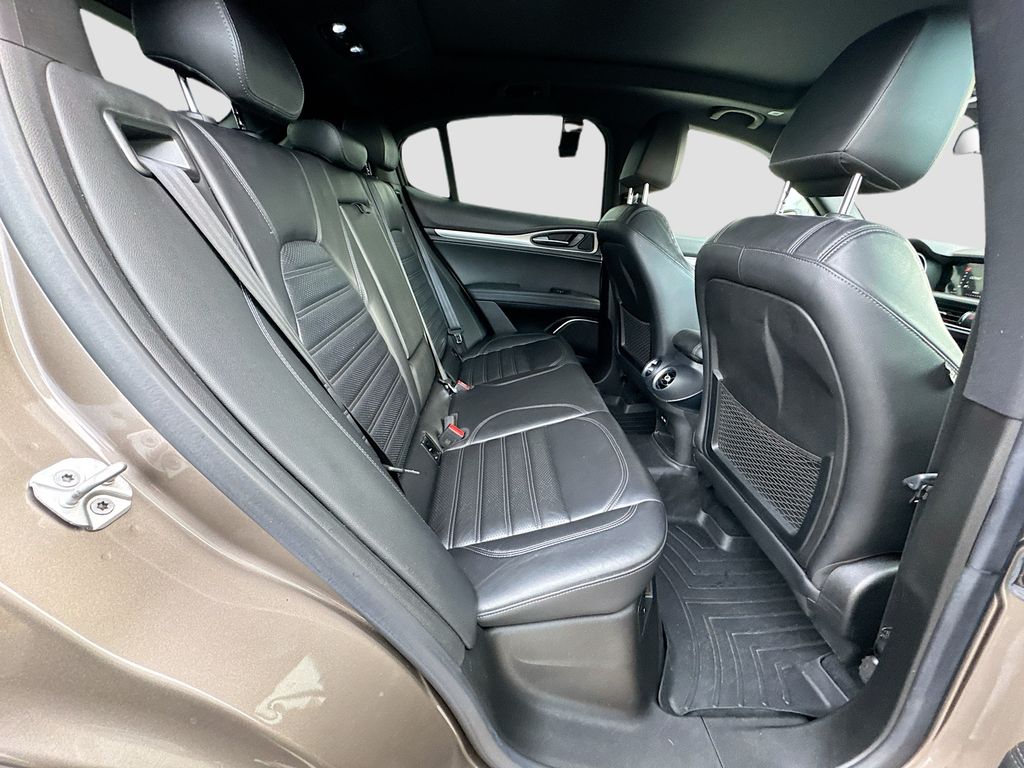 Used 2019  Alfa Romeo Ti image 31