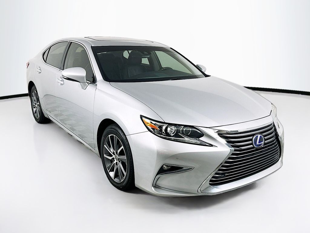 2017 Lexus ES Hybrid 300h 3