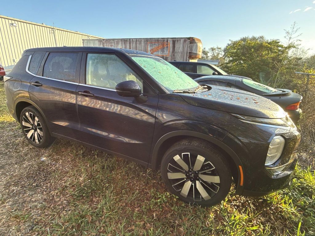 2025 Mitsubishi Outlander SE