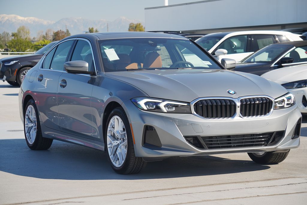 Thumbnail: 2025 BMW 3 Series - 3