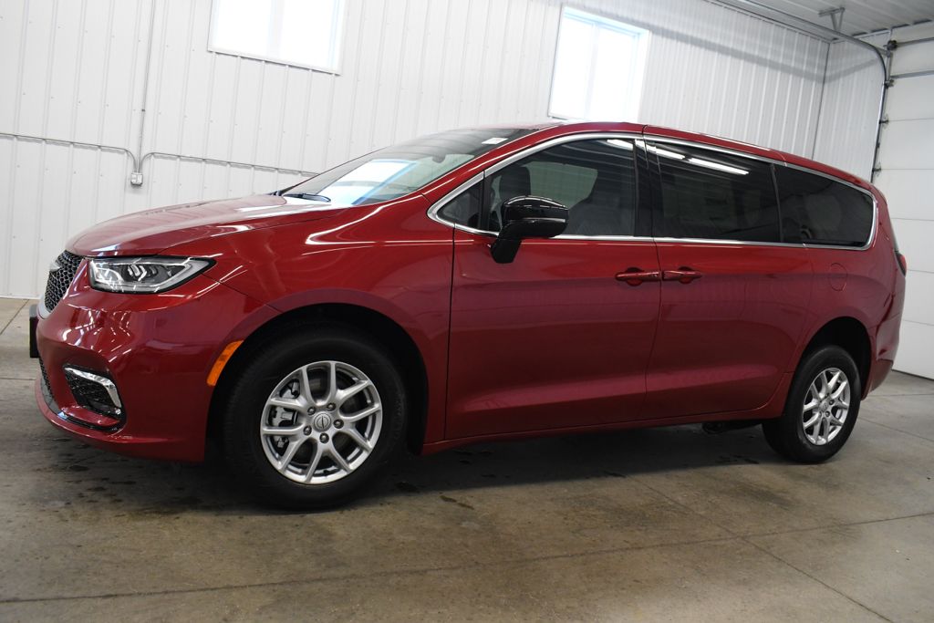 Used 2026 Red Chrysler Select image 3