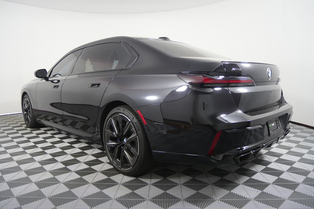 Thumbnail: 2023 BMW 7 Series - 5