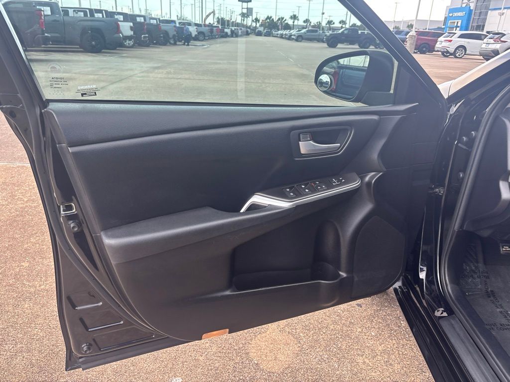 2017 Toyota Camry SE Black at Gullo Toyota