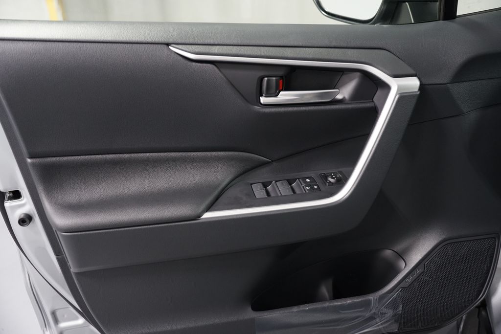 Thumbnail: 2025 Toyota RAV4 - 30