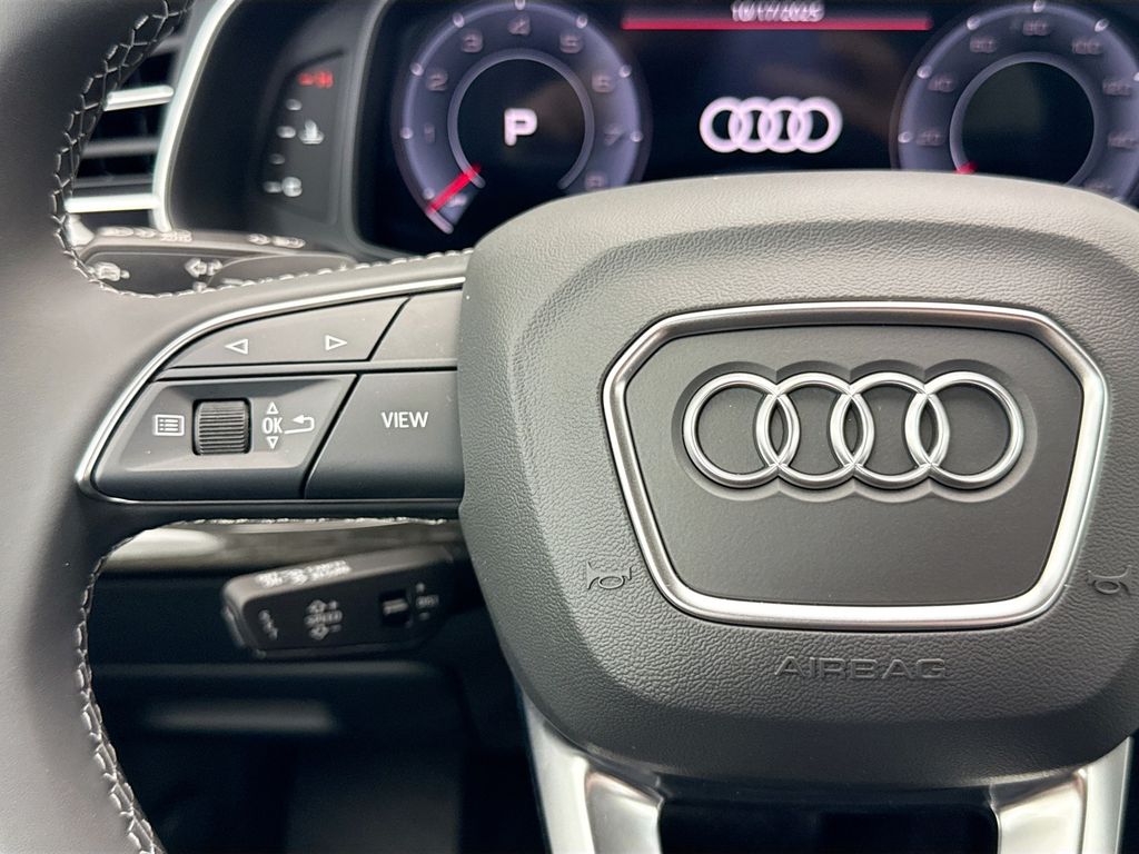 Thumbnail: 2026 Audi Q8 - 11