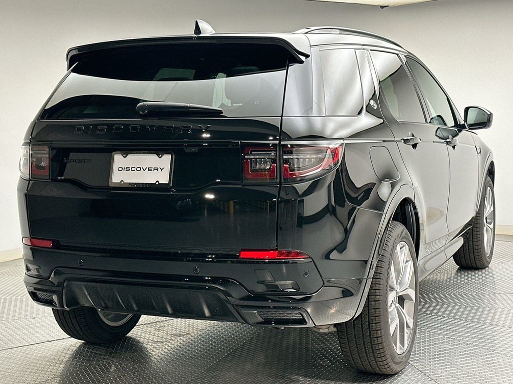 Thumbnail: 2026 Land Rover Discovery Sport - 11