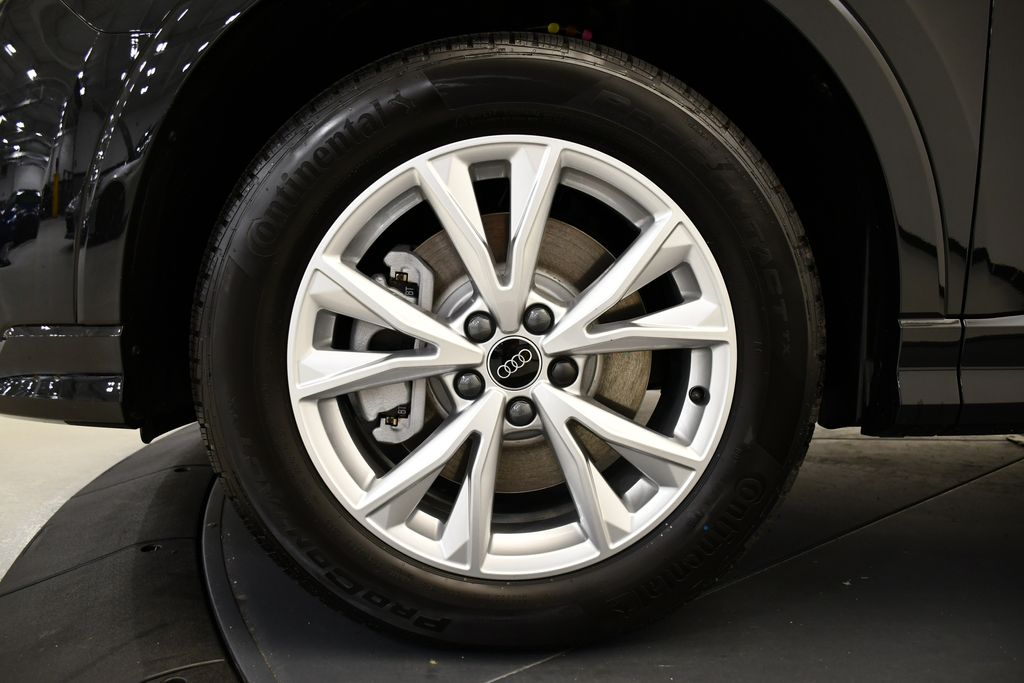 Thumbnail: 2025 Audi Q3 - 14