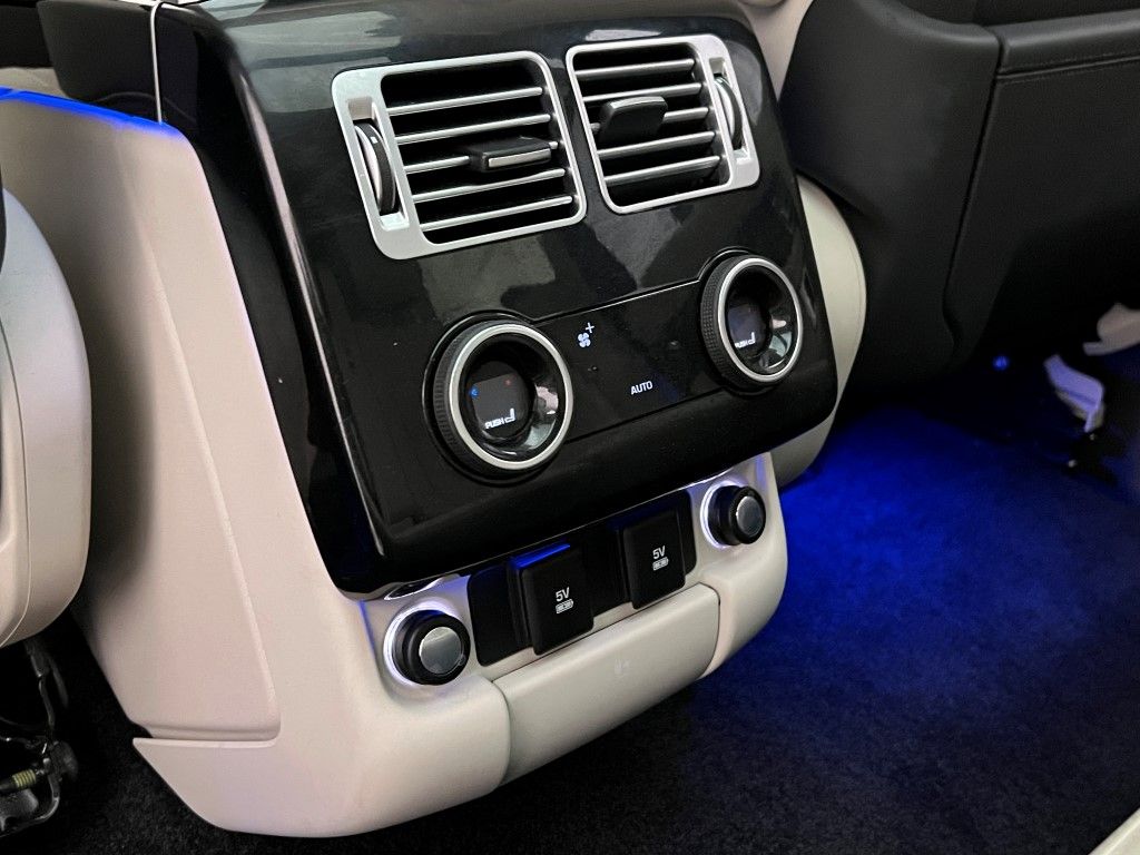 Thumbnail: 2021 Land Rover Range Rover - 24