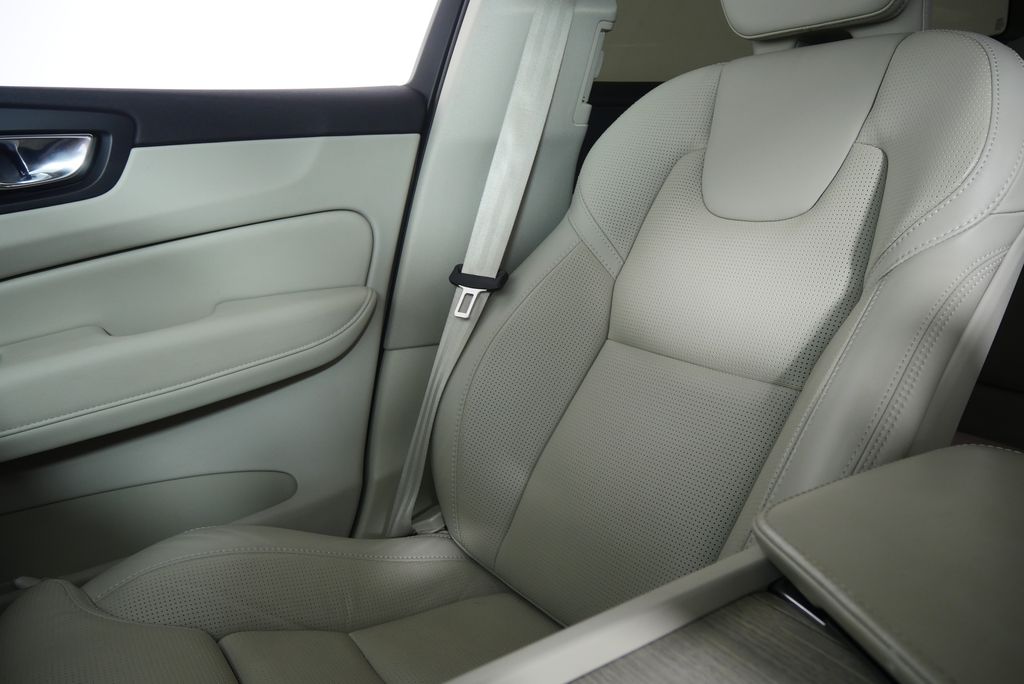 2021 Volvo XC60 T6 Inscription 29
