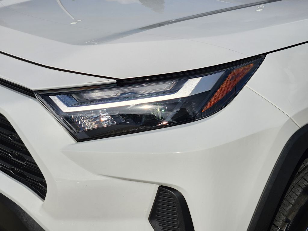 2023 Toyota RAV4 XLE - 8