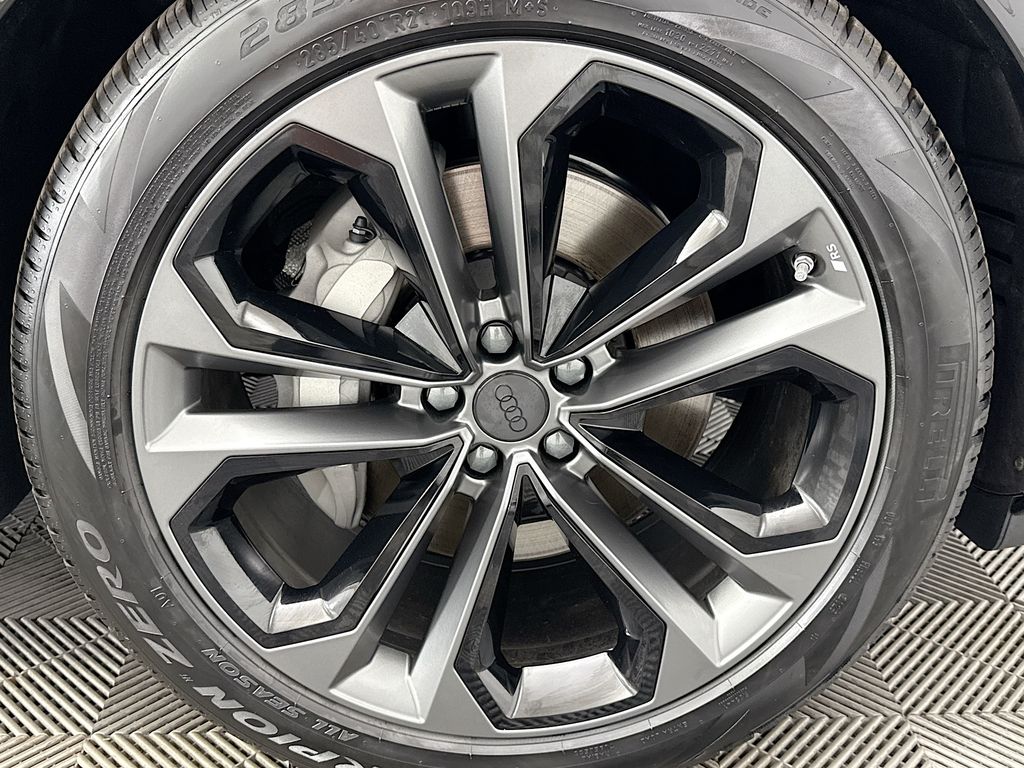 Thumbnail: 2026 Audi Q7 - 31