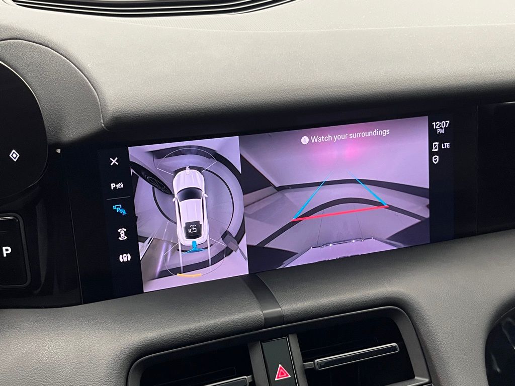 Thumbnail: 2023 Porsche Taycan - 17