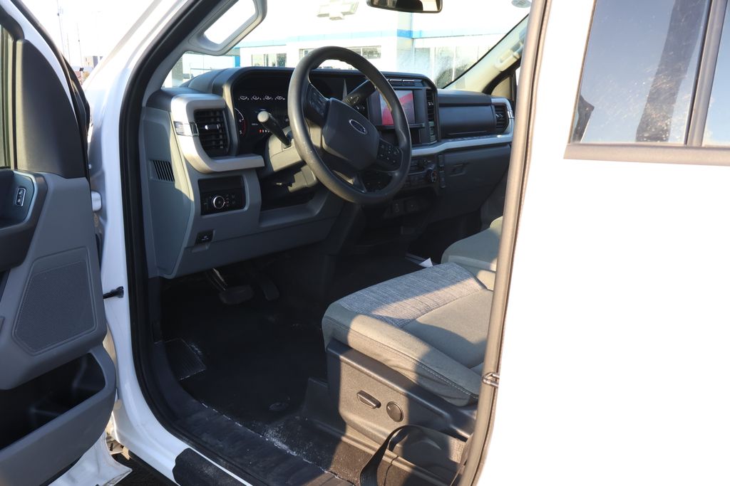 Thumbnail: 2023 Ford Econoline - 12