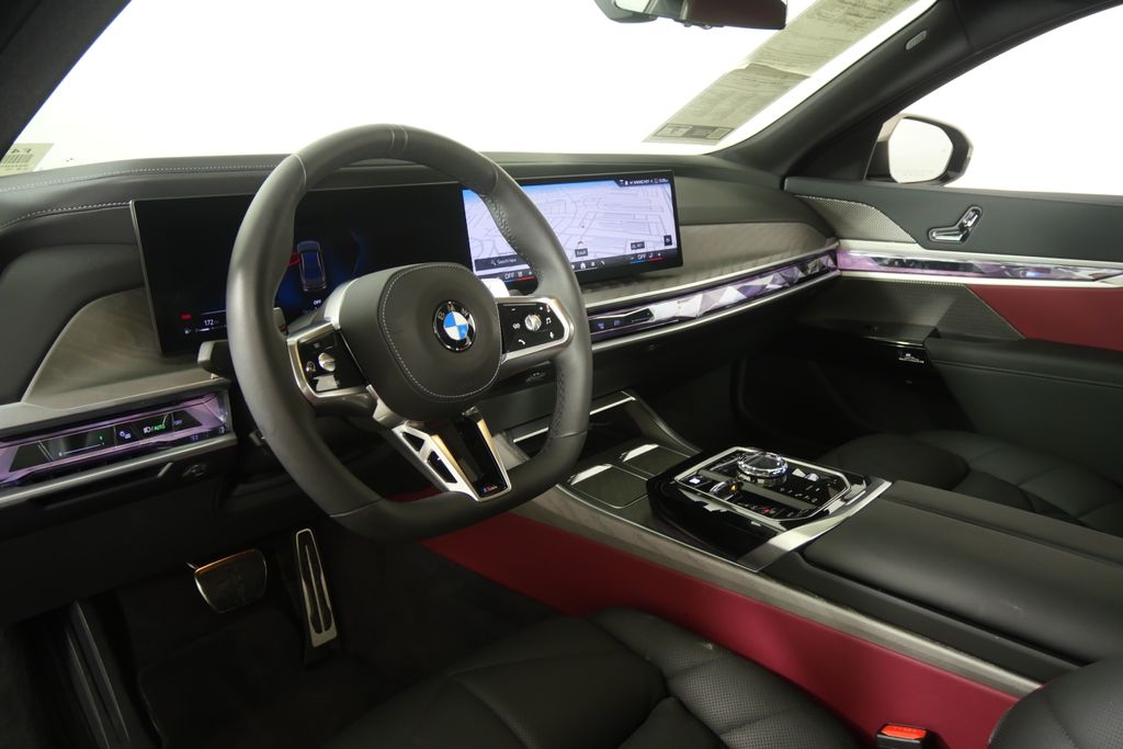 Thumbnail: 2026 BMW 7 Series - 12