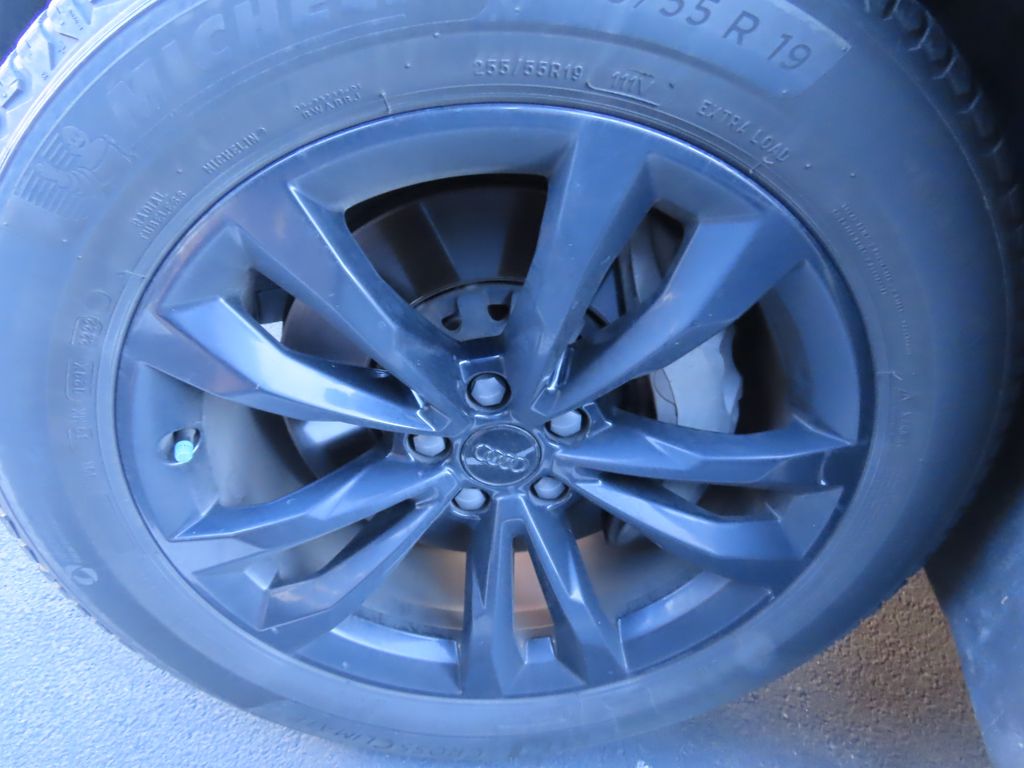 Thumbnail: 2019 Audi Q7 - 15