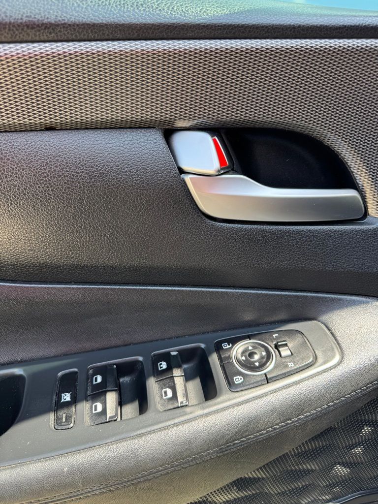 2020 Hyundai Santa Fe SE 21