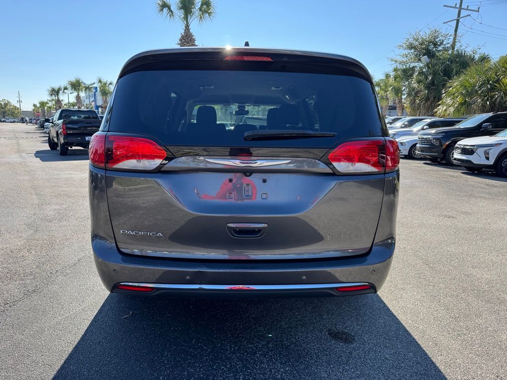 2019 Chrysler Pacifica Touring L 7