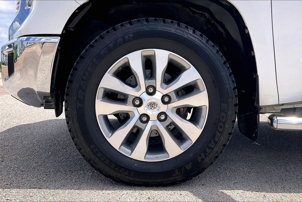 Used 2015 Toyota Tundra Limited 4D CrewMax