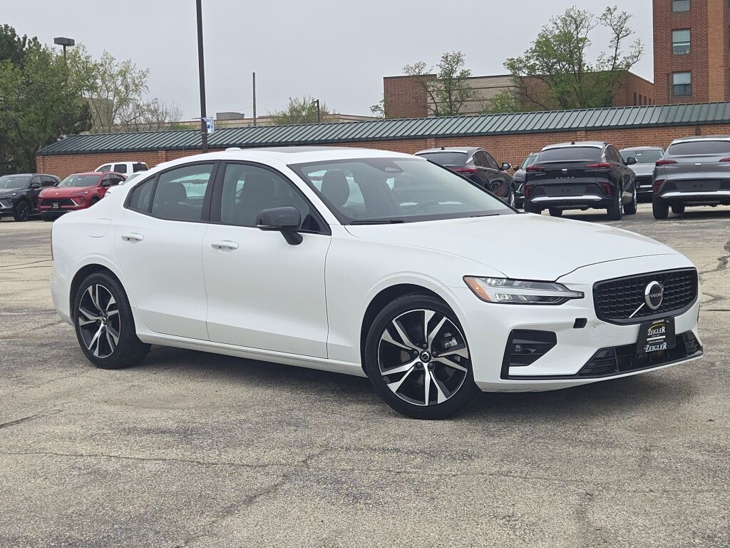 Crystal White Metallic 2024 Volvo S60 B5 Core Dark Theme FWD Sedan Front-Wheel Drive Automatic