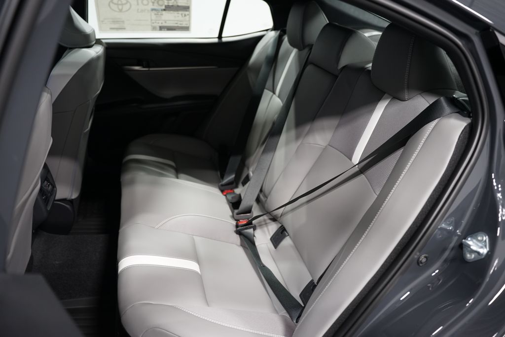 Thumbnail: 2025 Toyota Camry - 31
