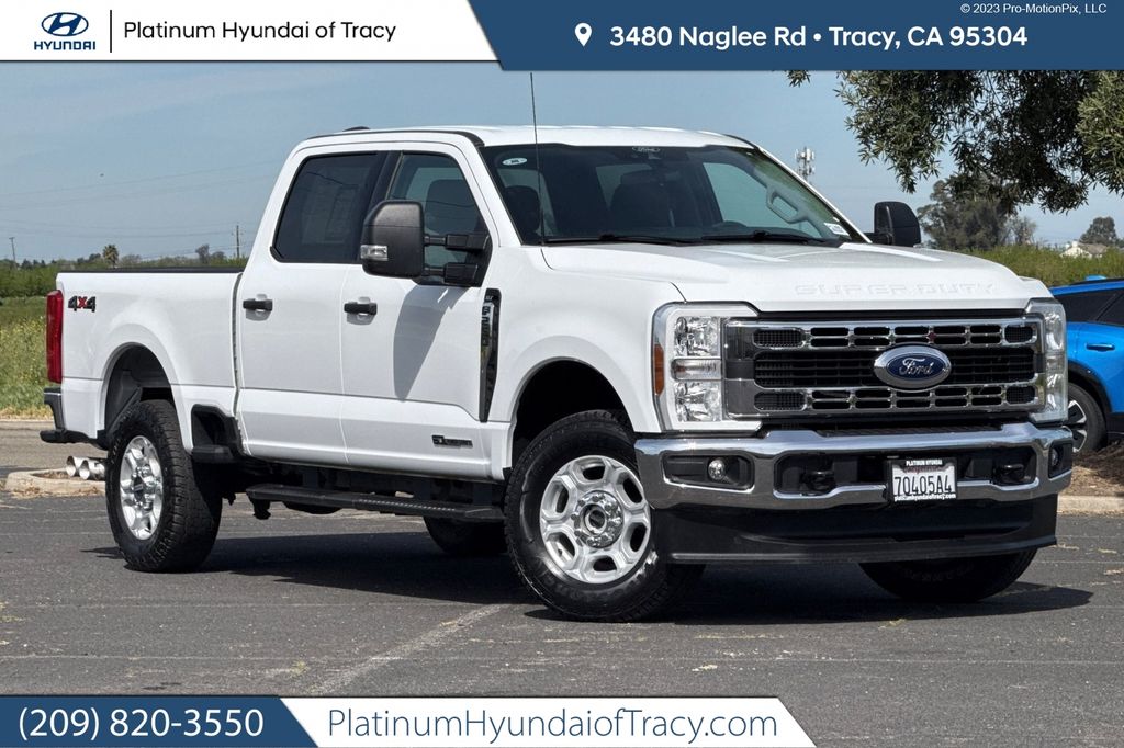 2025 Ford F-250 Super Duty XLT Crew Cab 4WD